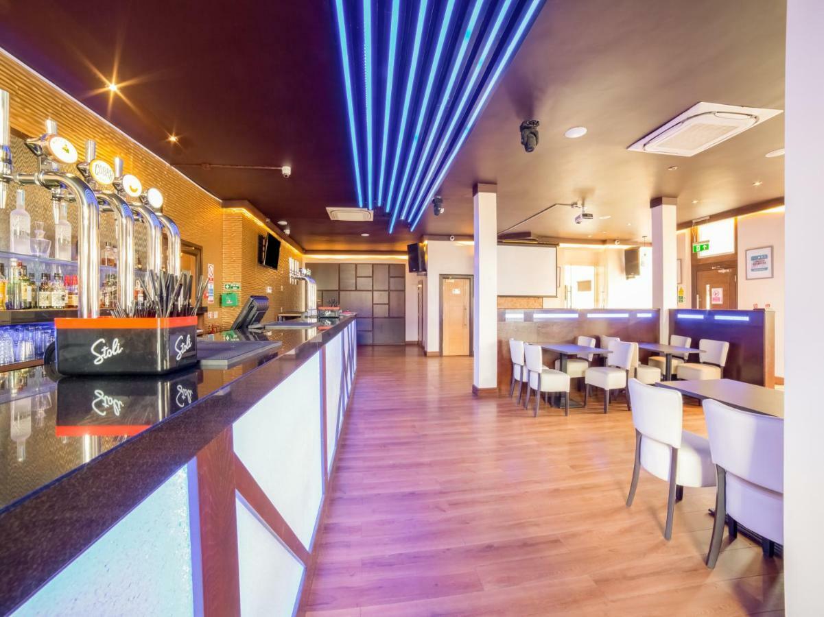 埃尔沃斯 Oyo Osterley Park酒店 外观 照片