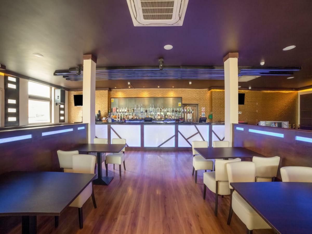 埃尔沃斯 Oyo Osterley Park酒店 外观 照片